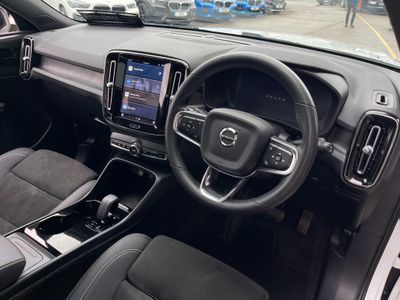 2022 Volvo XC40