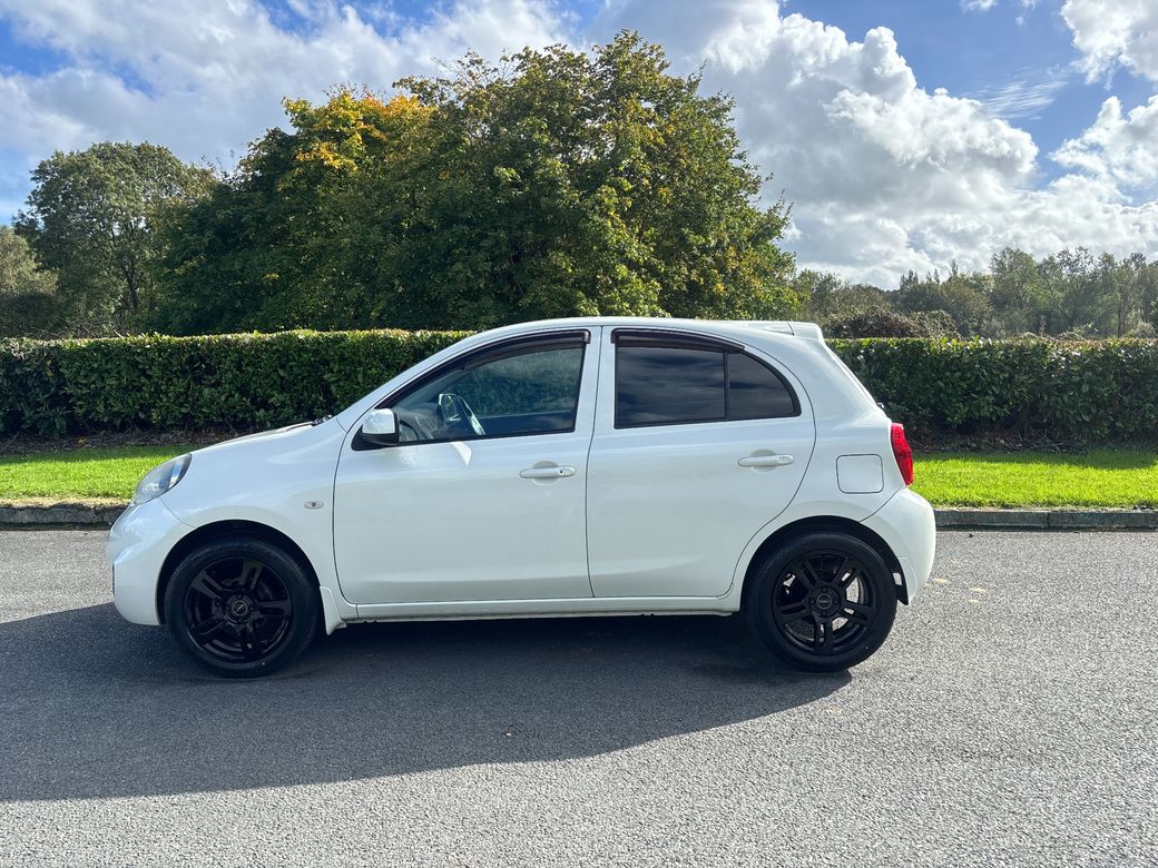 2017 Nissan March