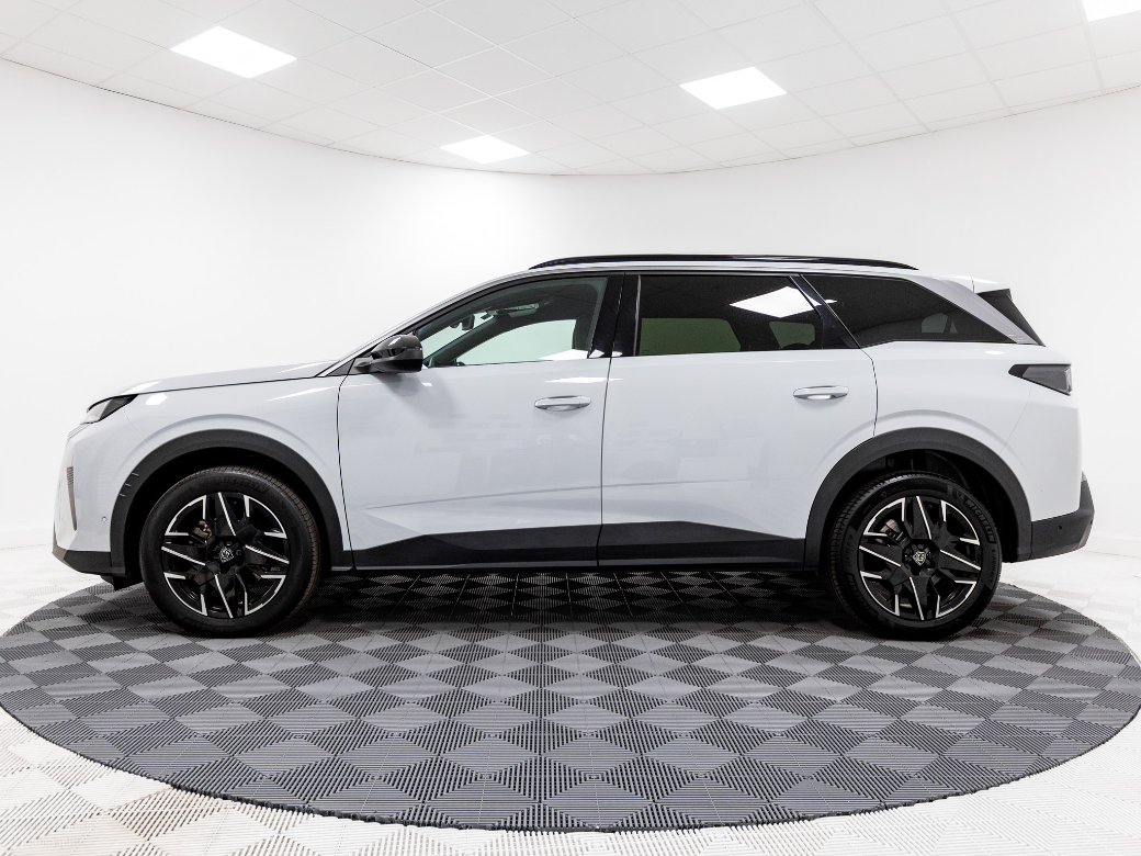 2025 Peugeot 5008