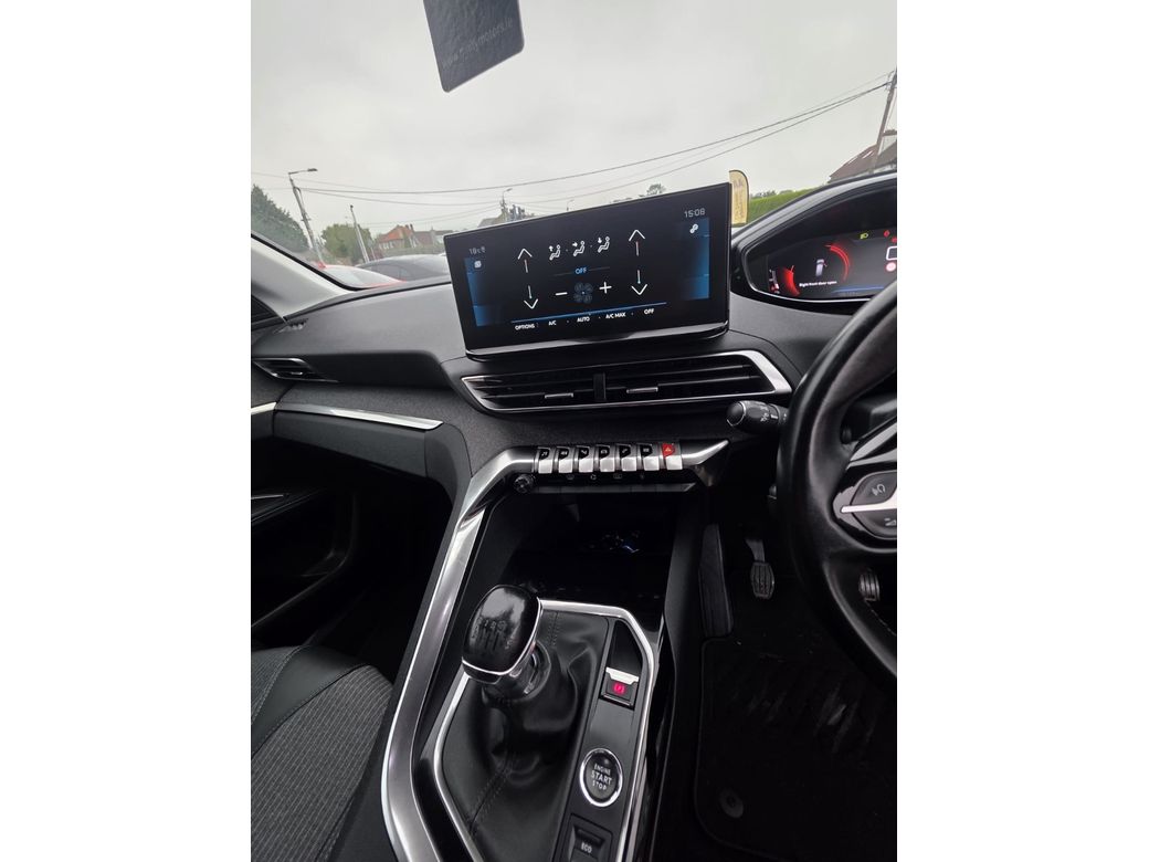 2022 Peugeot 5008