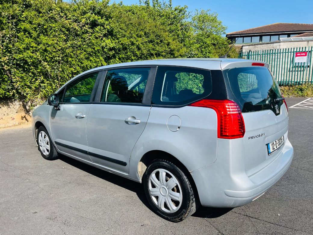 2012 Peugeot 5008