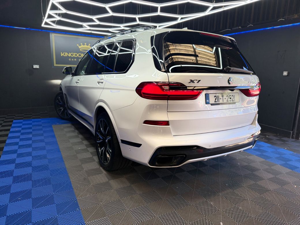 2021 BMW X7