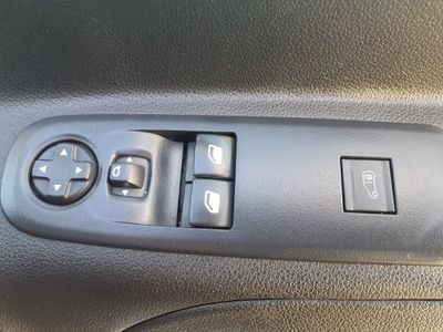 2023 Peugeot Partner