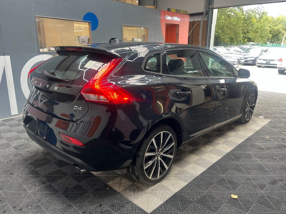 2018 Volvo V40