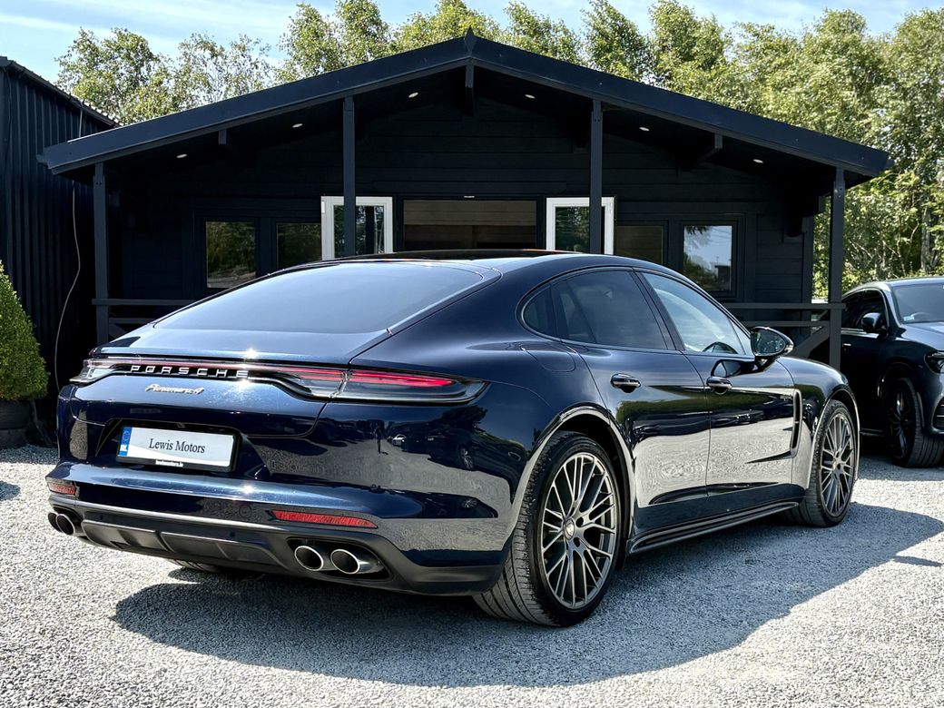 2022 Porsche Panamera