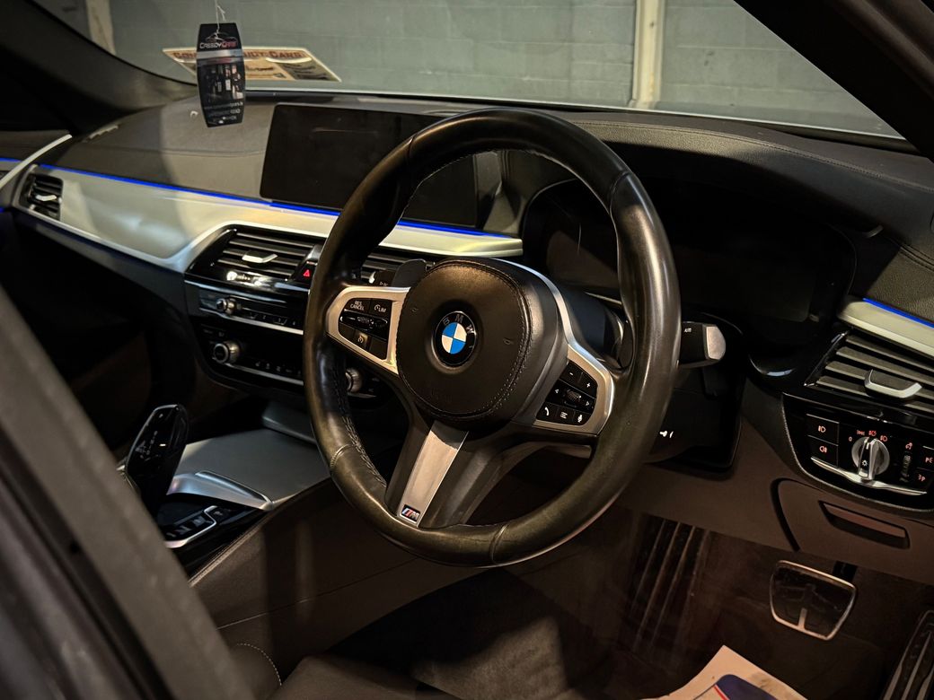 2019 BMW 520