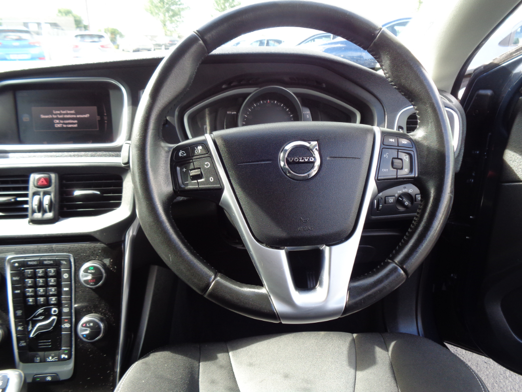 2017 Volvo V40