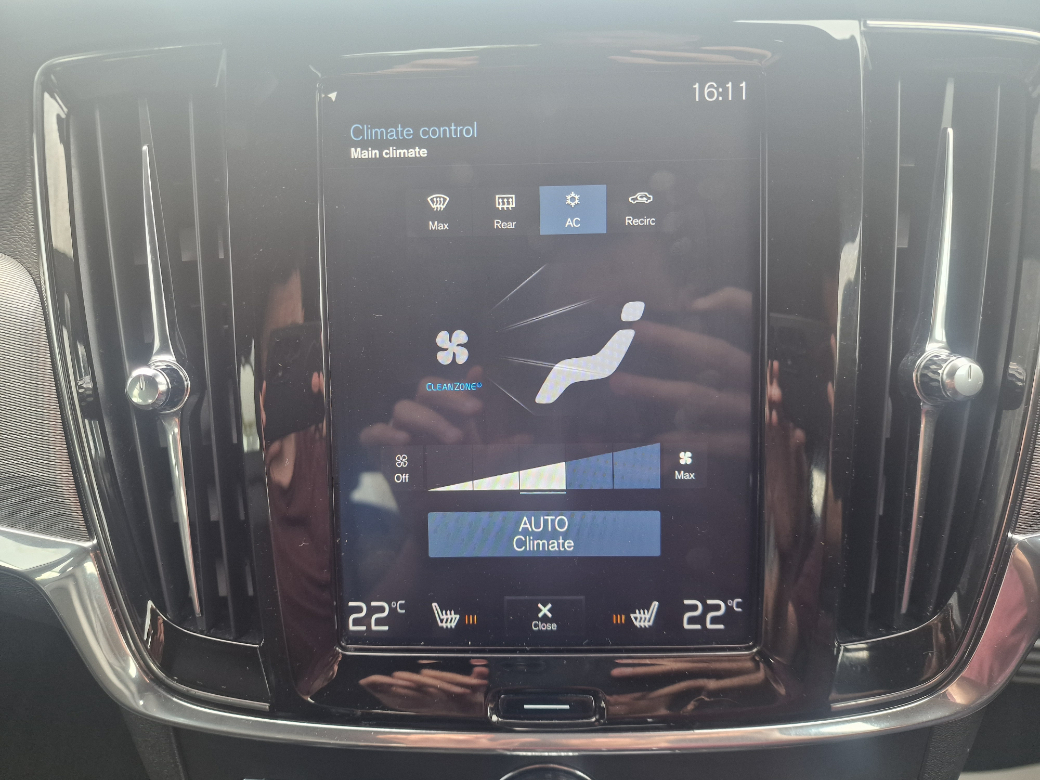 2018 Volvo V90