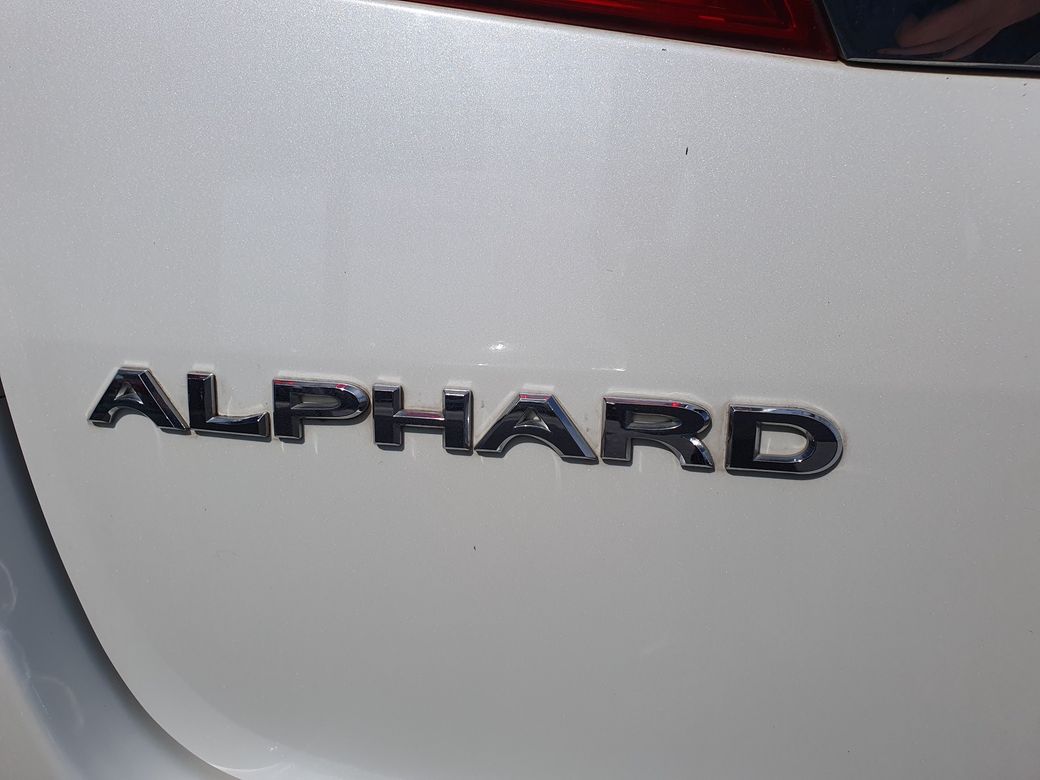 2013 Toyota Alphard