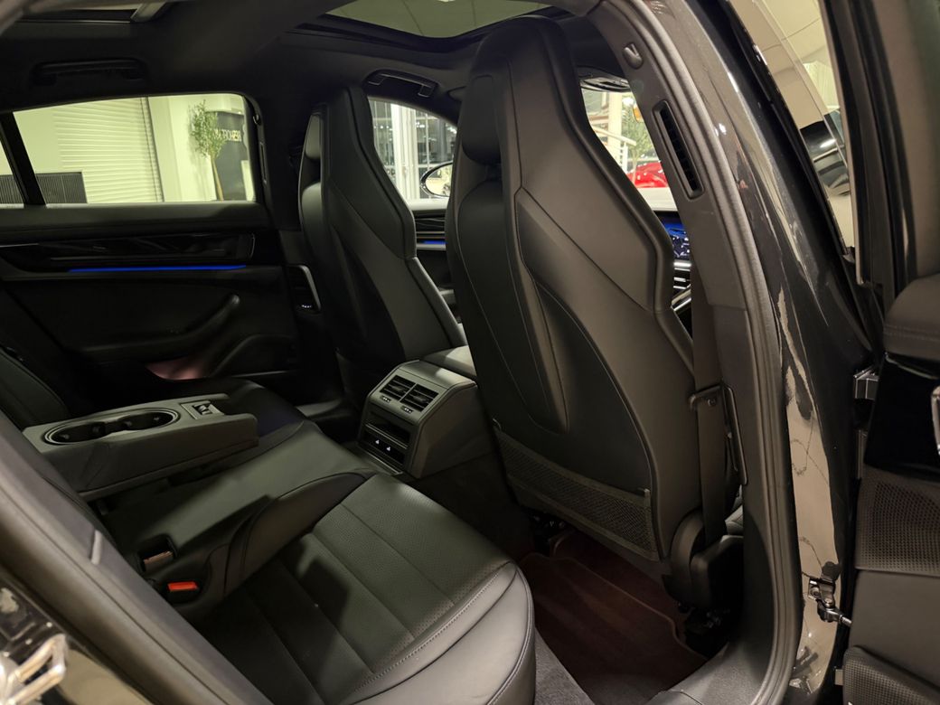 2025 Porsche Panamera