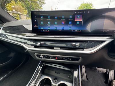 2023 BMW X7