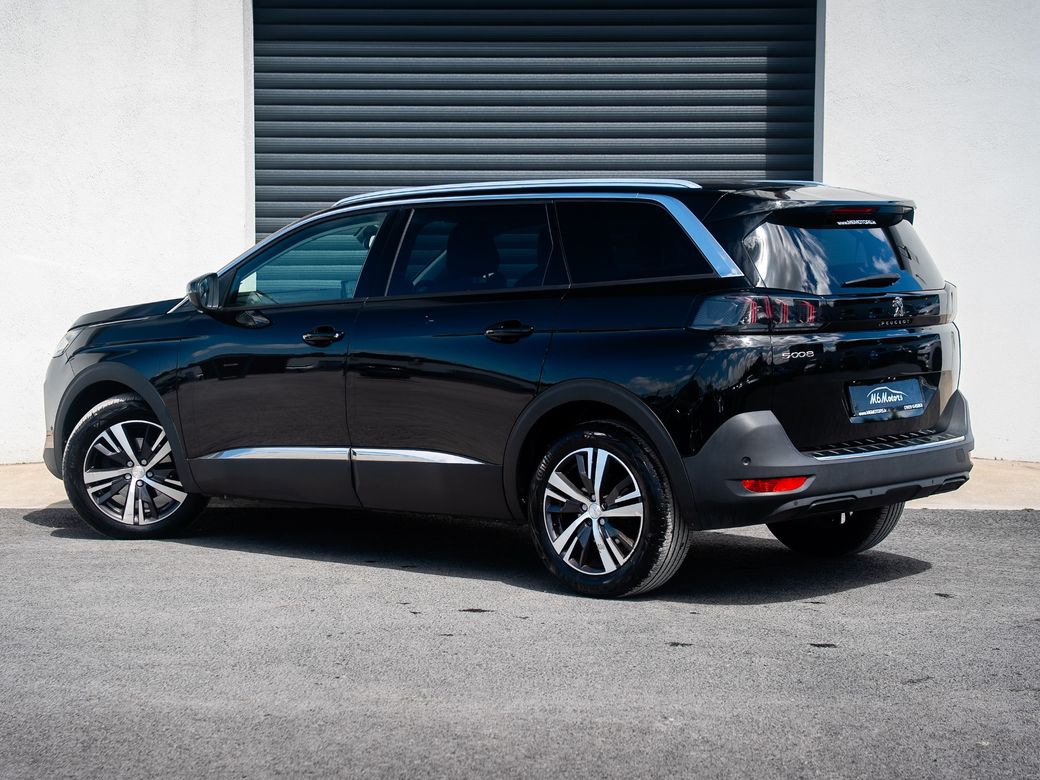 2021 Peugeot 5008