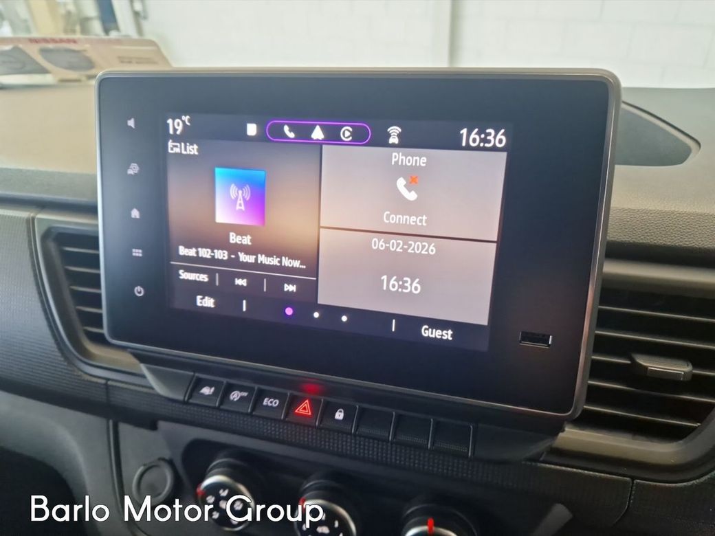 2025 Nissan Primastar