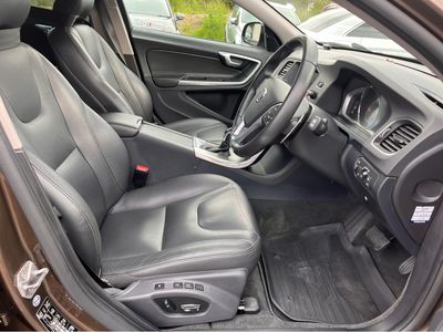 2016 Volvo V60 Cross Country