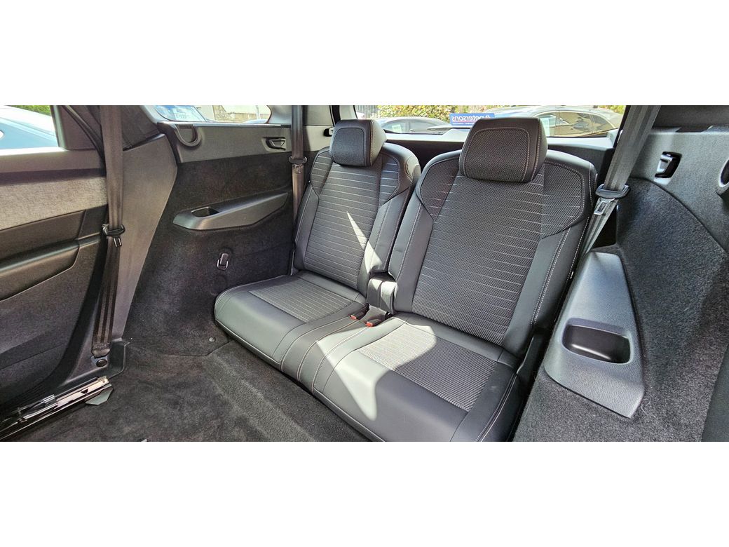 2025 Peugeot 5008