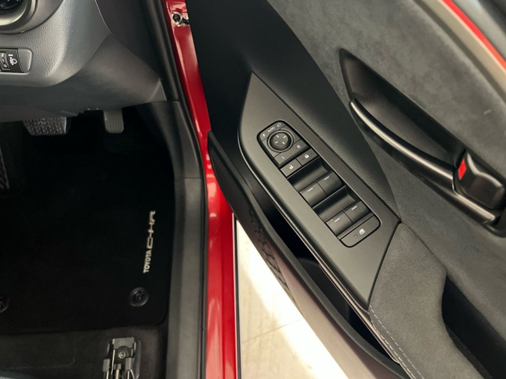 2025 Toyota C-HR