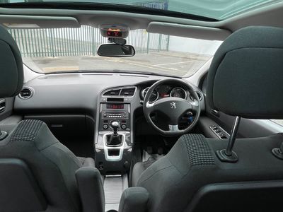 2017 Peugeot 5008
