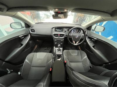 2016 Volvo V40