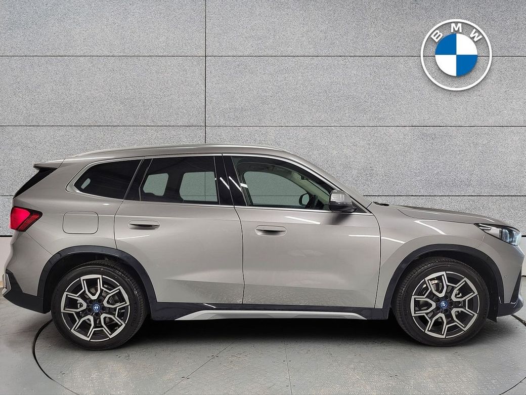 2025 BMW iX1
