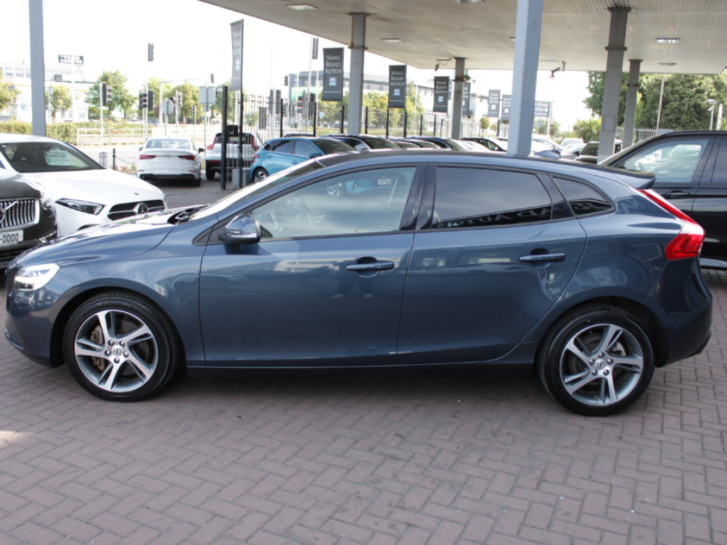 2019 Volvo V40