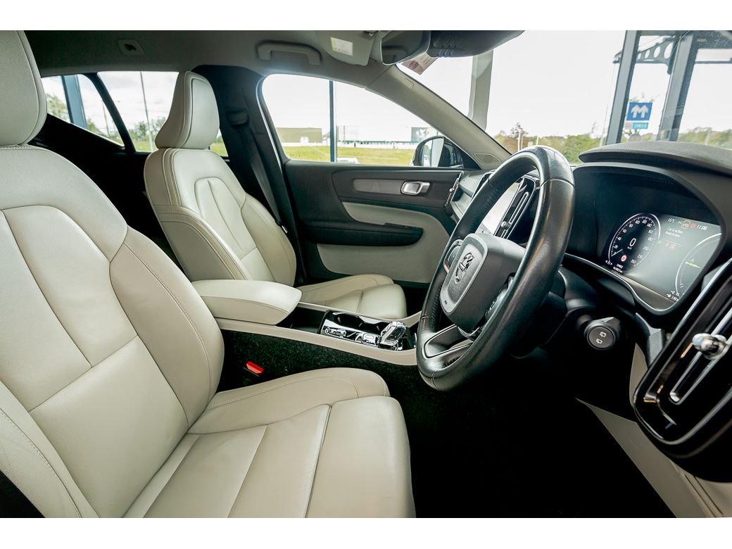 2022 Volvo XC40