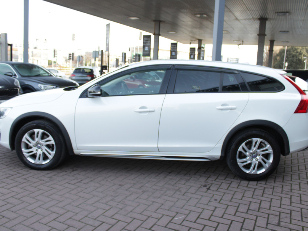 2016 Volvo V60 Cross Country