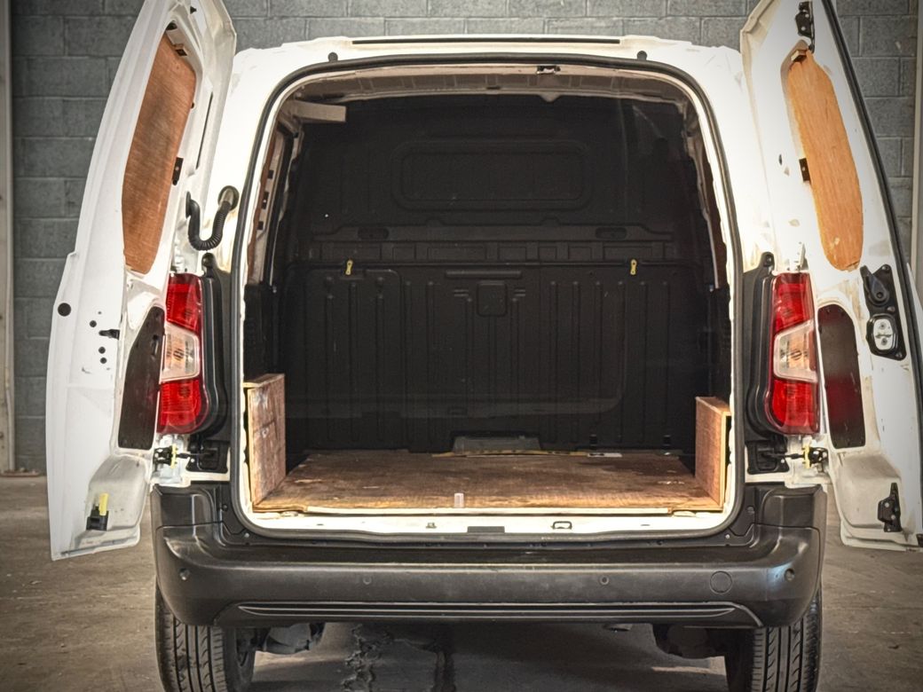 2022 Peugeot Partner