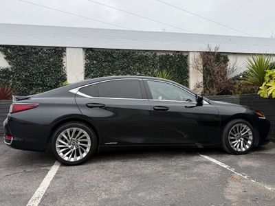 2020 Lexus ES 300h