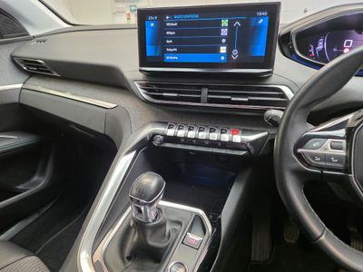 2022 Peugeot 5008