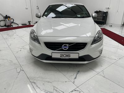 2016 Volvo V40