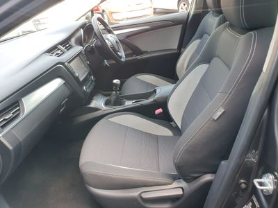 2017 Toyota Avensis