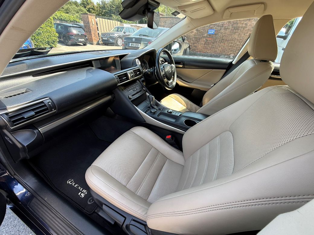 2019 Lexus IS
