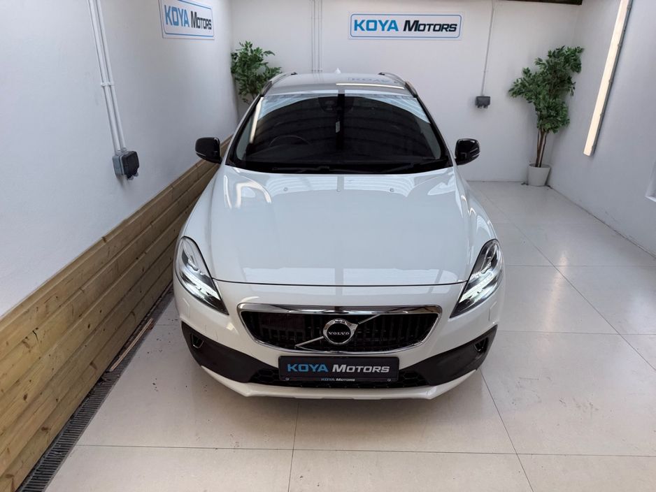 2017 Volvo V40