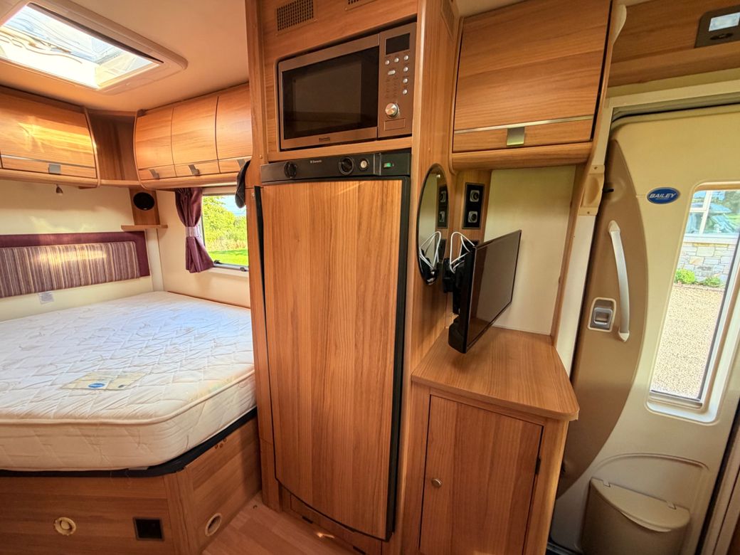 2013 BAILEY APPROACH  740 LOW PROFILE R.H.D 