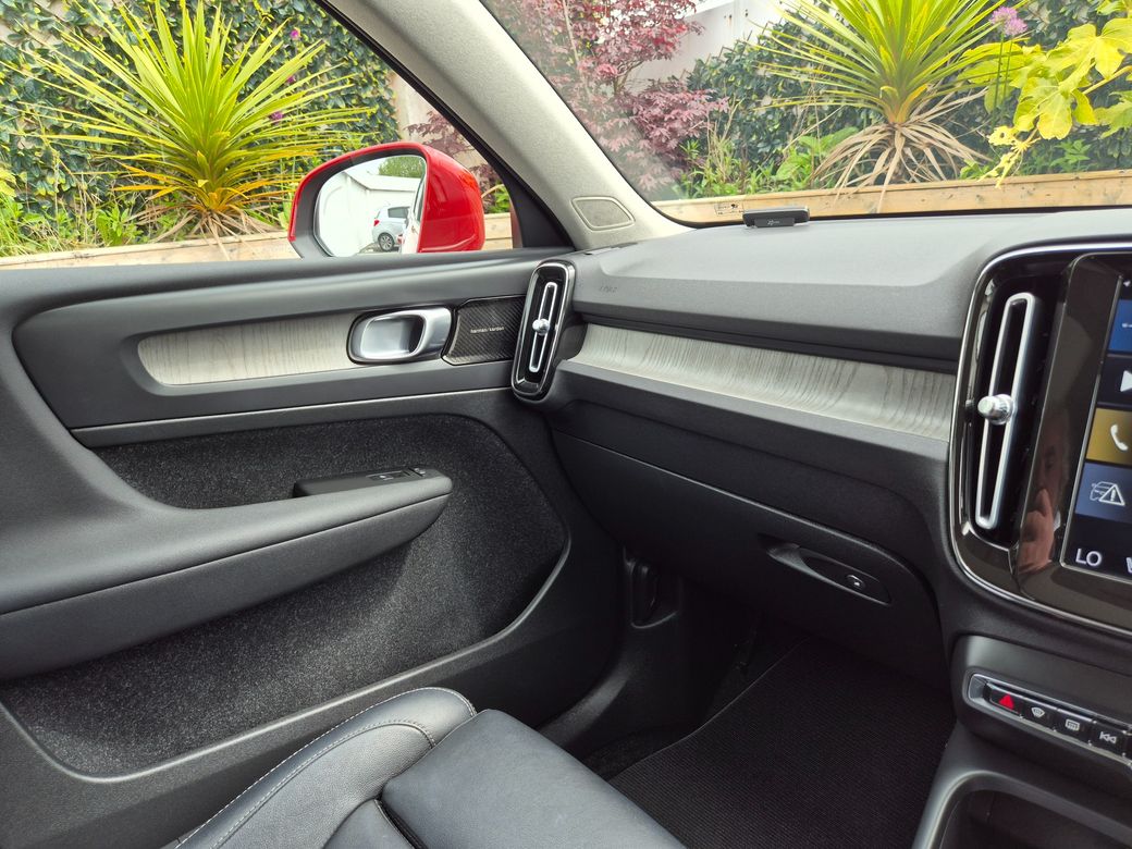 2020 Volvo XC40