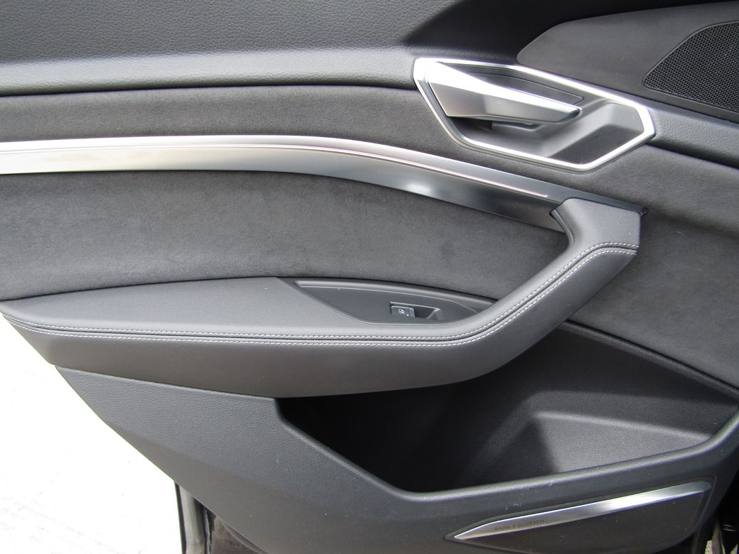 2022 Audi e-tron