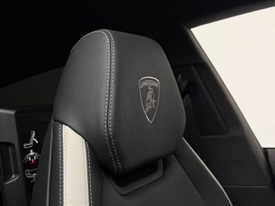 2025 Lamborghini Urus