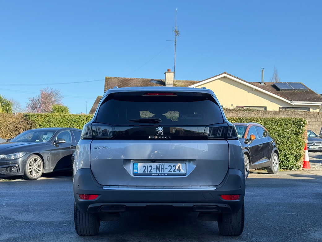 2021 Peugeot 5008