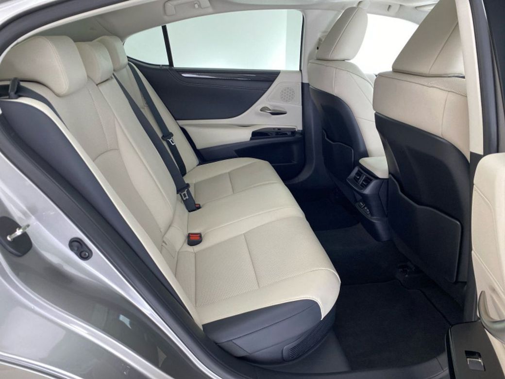 2025 Lexus ES 300h