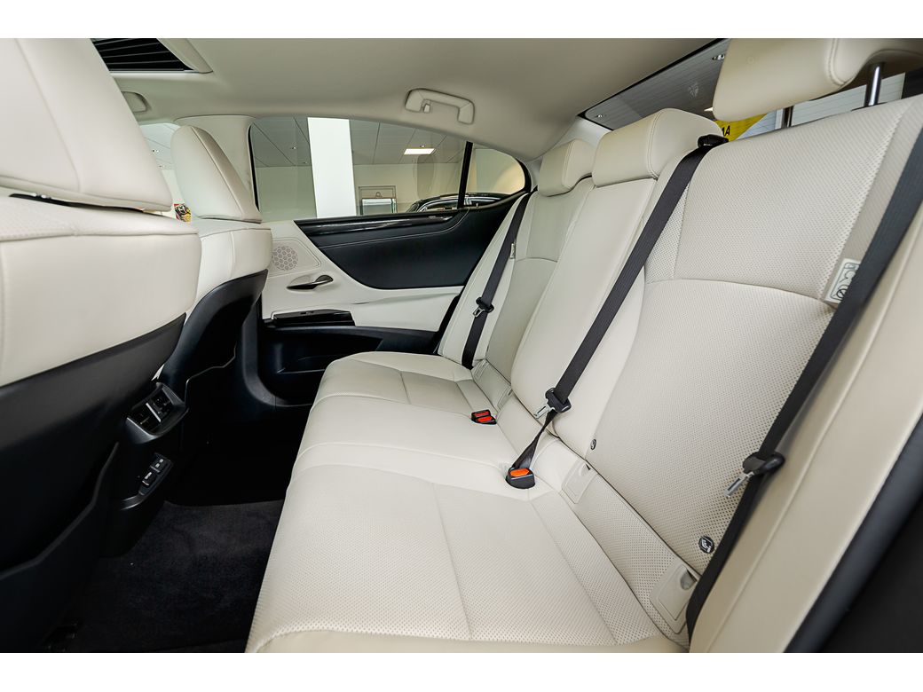 2023 Lexus ES 300h
