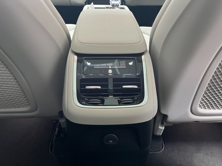 2025 Volvo XC90