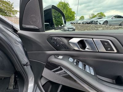 2023 BMW X7