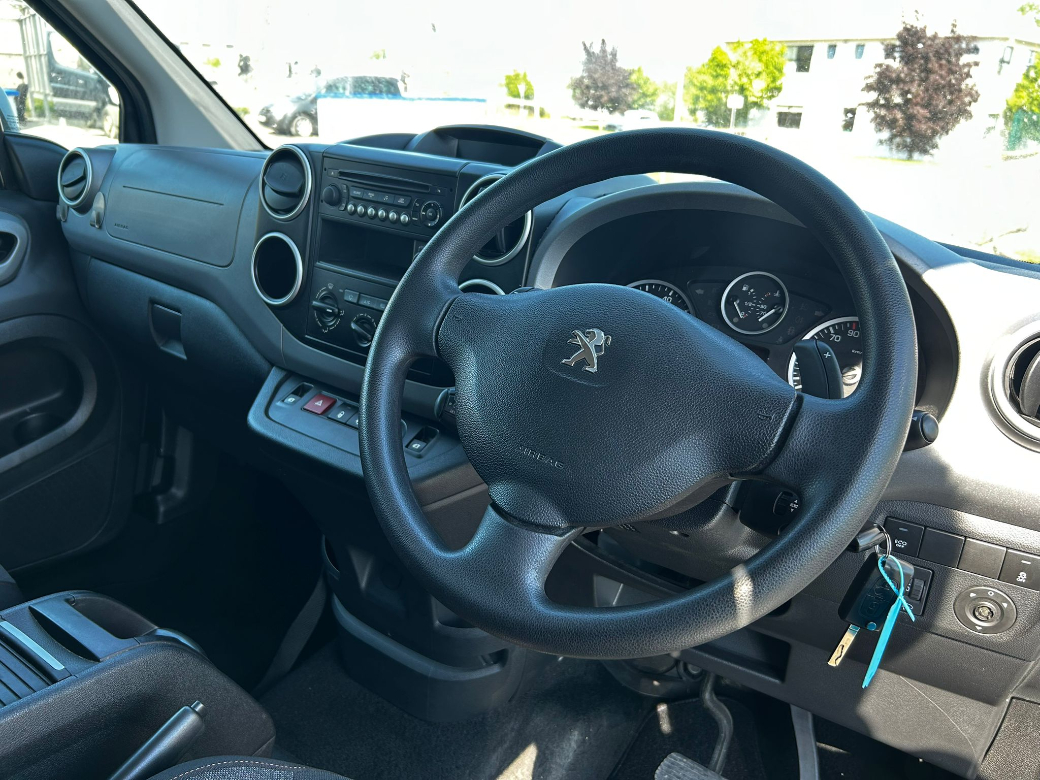 2017 Peugeot Partner Tepee