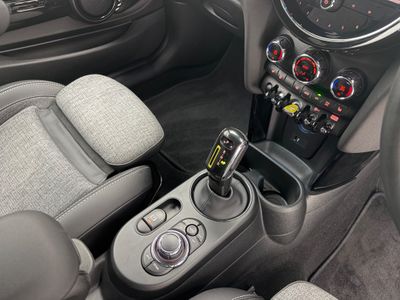 2023 Mini Hatch