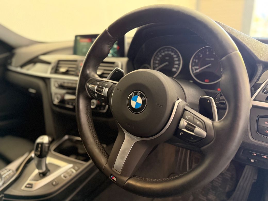 2019 BMW 330