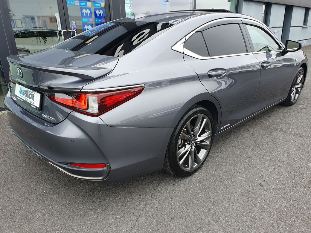2020 Lexus ES 300h