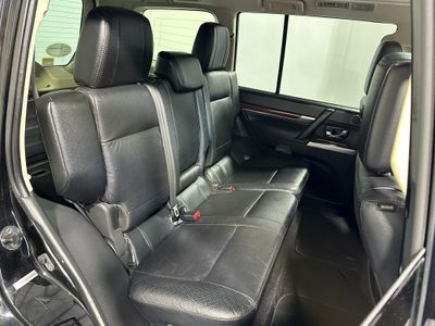 2014 Mitsubishi Pajero