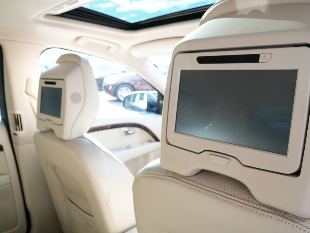 2017 Volvo V70