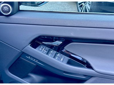 2025 Land Rover Range Rover Evoque