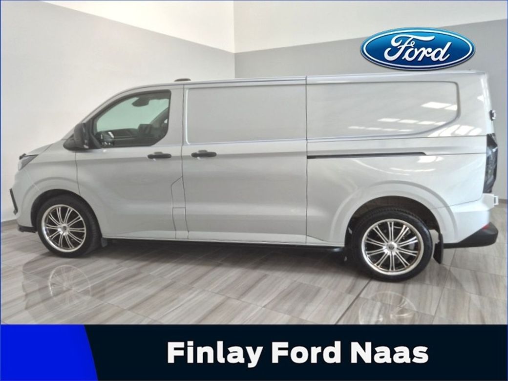 2024 Ford Transit Custom